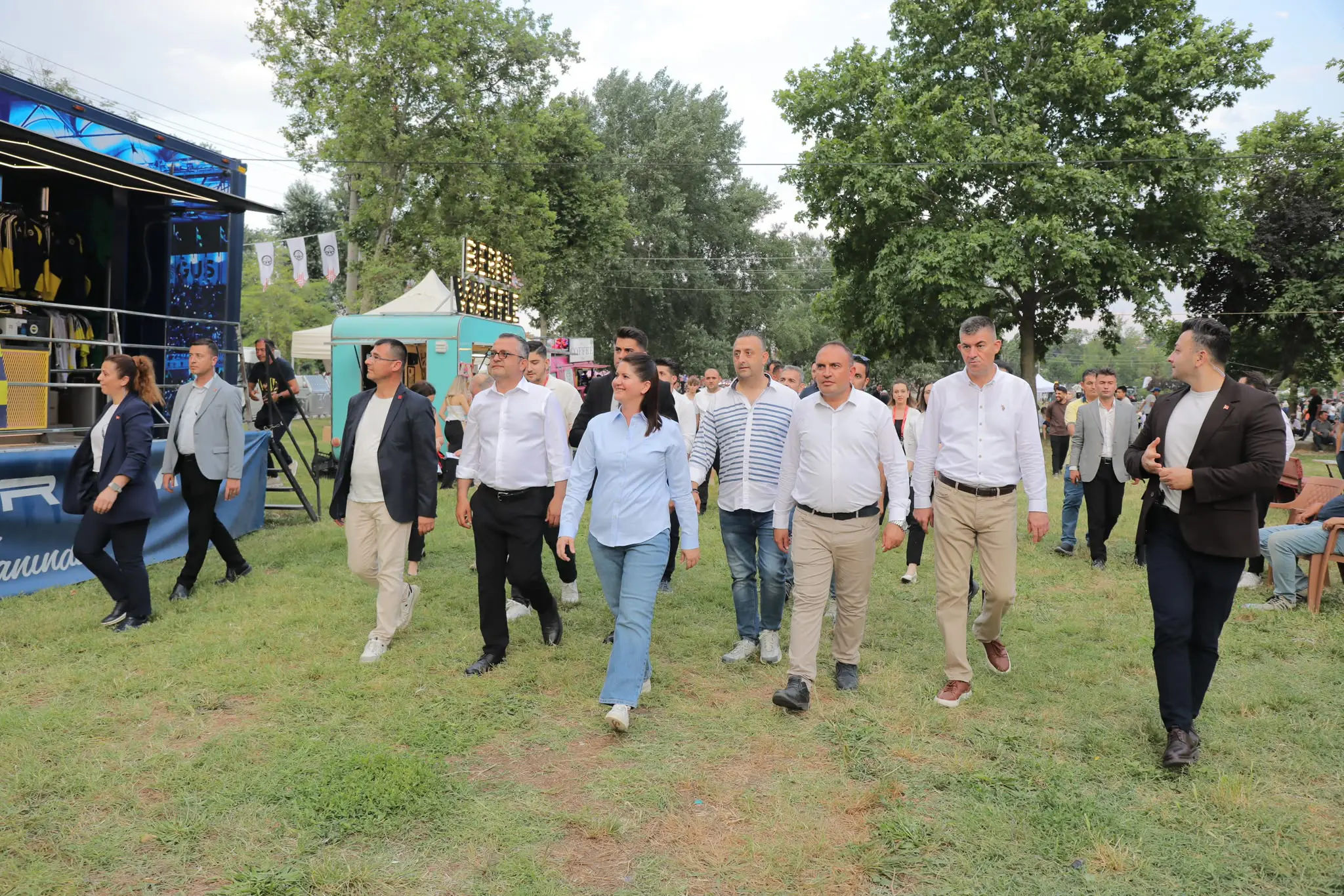 665. KIRKPINAR YAĞLI GÜREŞLERİ FESTİVALİ’NDE EMİR CAN İĞREK VE RİTİM GRUPLARI RÜZGARI ESTİ galeri görseli